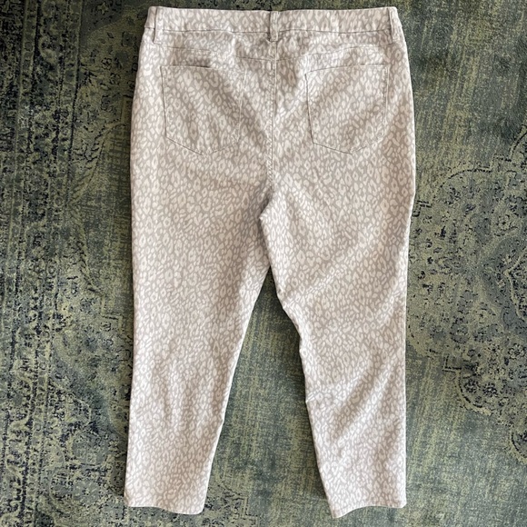 Chico’s Ankle Pants 12 - Picture 4 of 6